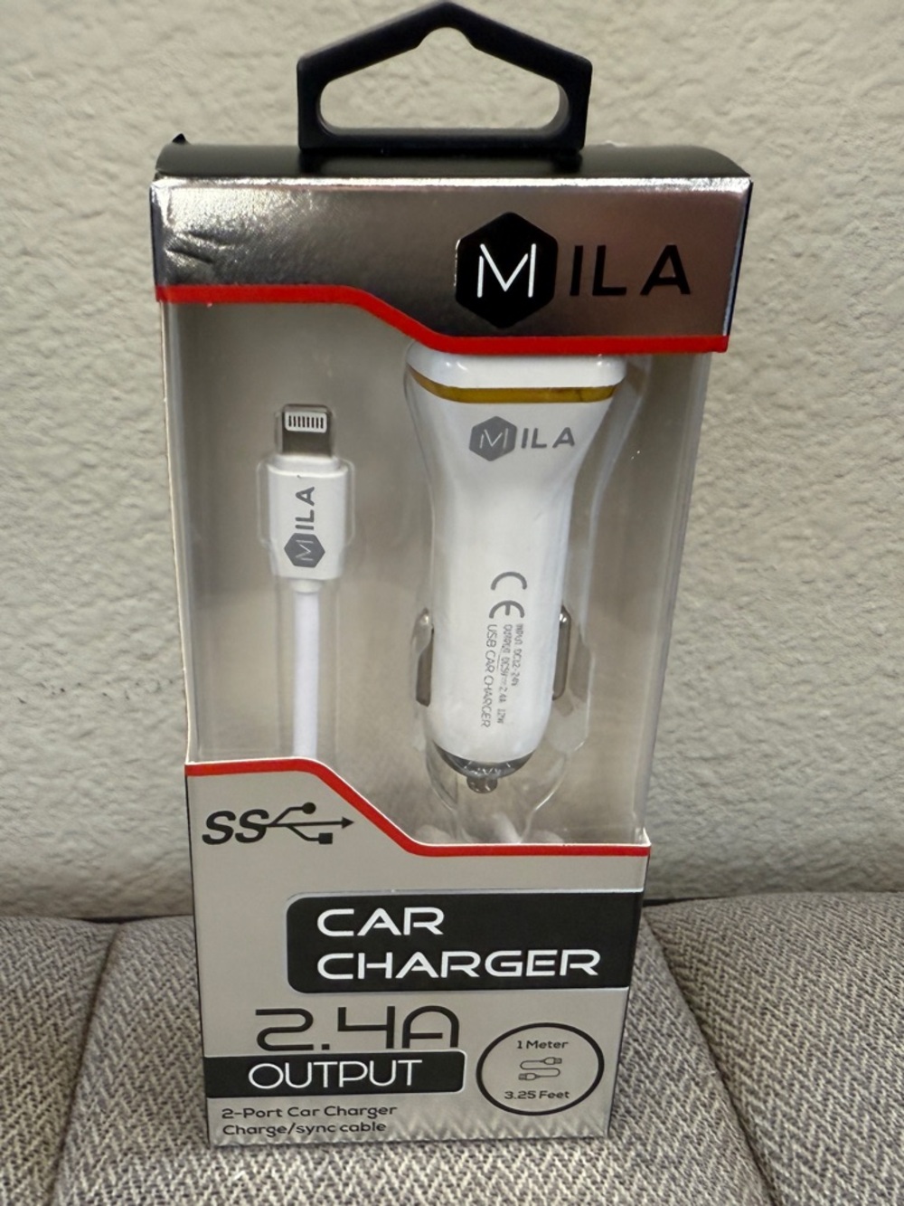 Car Charger Dual-Port With 2.4A Output With Lightning Cable in White - Picture 11 of 11
